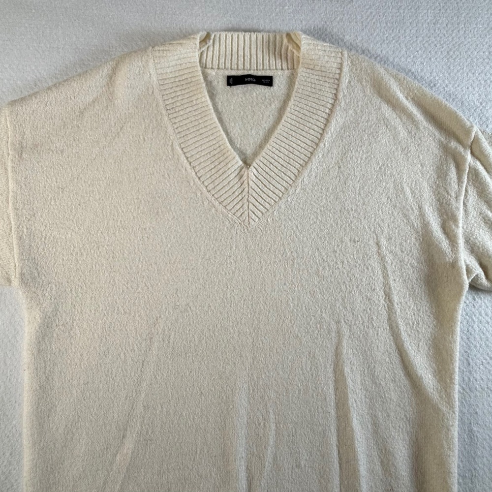 Mango MNG V-Neck Sweater Womens Medium Cream Textured Knit Oversized Long Sleeve